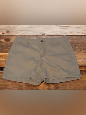 A.N.A. a.n.a. Classic Khaki Midi Short Mid Rise 5” inseam Shorts